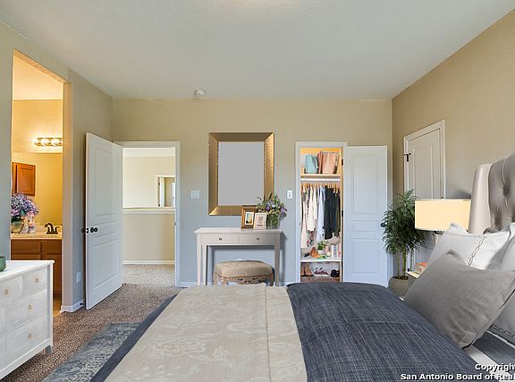 3rd image of 1201 Gwendolyn Way