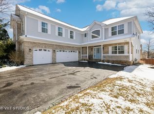 723 E Hintz Rd, Arlington Heights, IL 60004