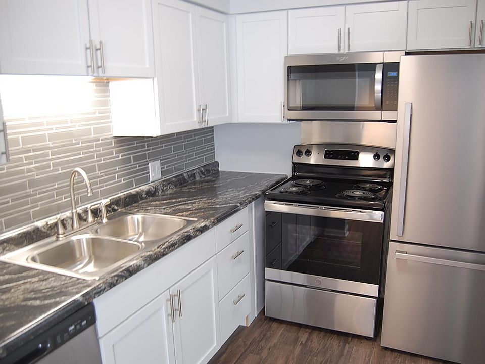 1st image of 228 Des Plaines Ave #407
