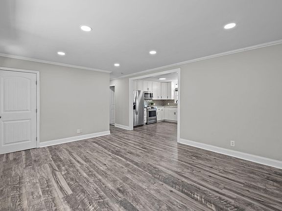 5th image of 2729 Orange Grove Rd