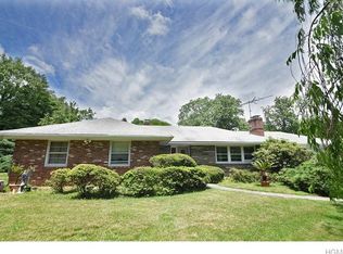 357 Nanny Hagen Rd, Thornwood, NY 10594