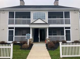 2818 S Knightsbridge Cir, Ann Arbor, MI 48105