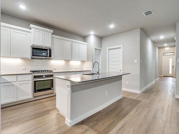 4th image of 2505 Clearspring Dr