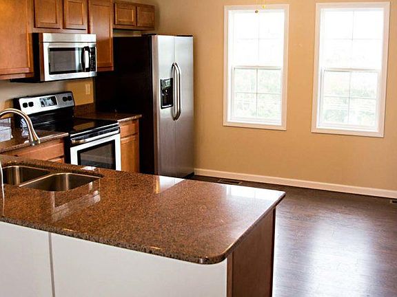 4th image of 301 Marlowe Cir