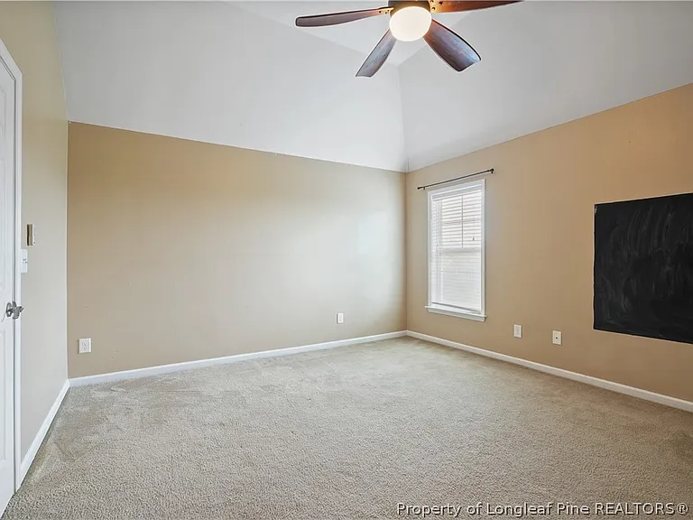 415 Highgrove Dr — Photo 33
