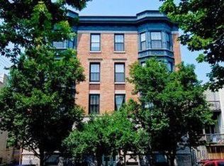 510 W Grant Pl APT 201, Chicago, IL 60614