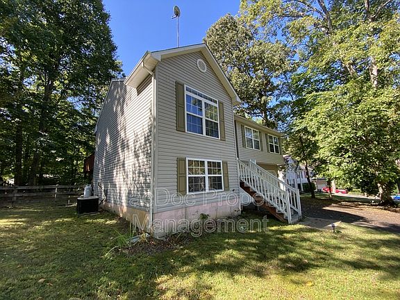 4th image of 1112 Oakland Dr