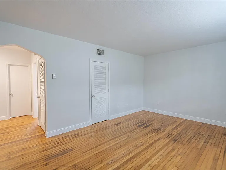 1007 Bay Dr #203 — Photo 13