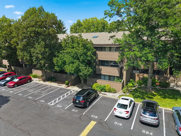 750 Shaker Dr APT 515, Lexington, KY 40504
