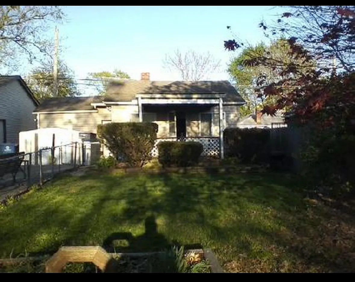 2368 Velma Ave photo 1