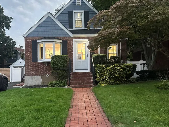 57 Scarcliffe Drive, Malverne, NY 11565