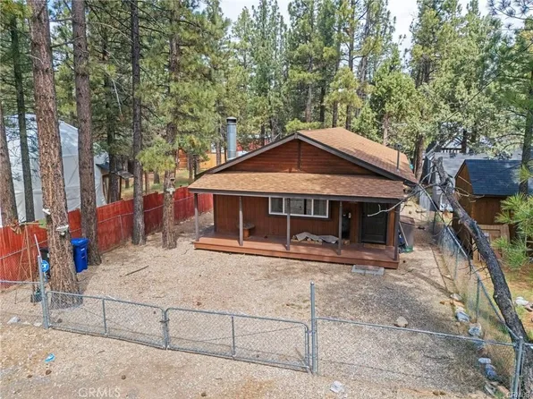 2051 6th Ln, Big Bear City, CA 92314