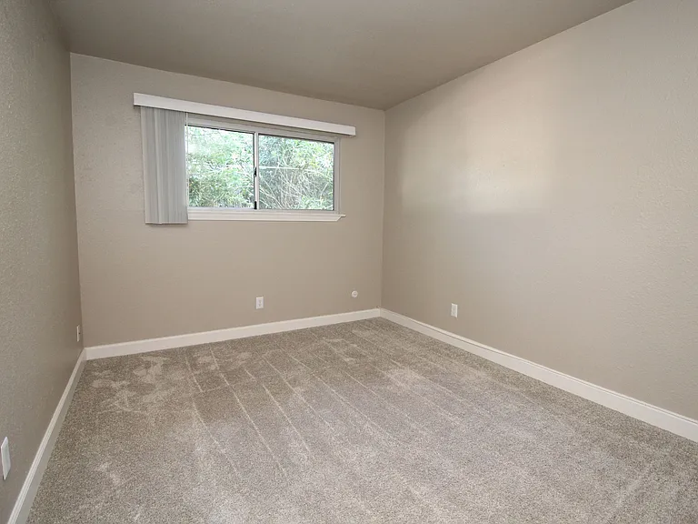 Sunridge — Photo 19