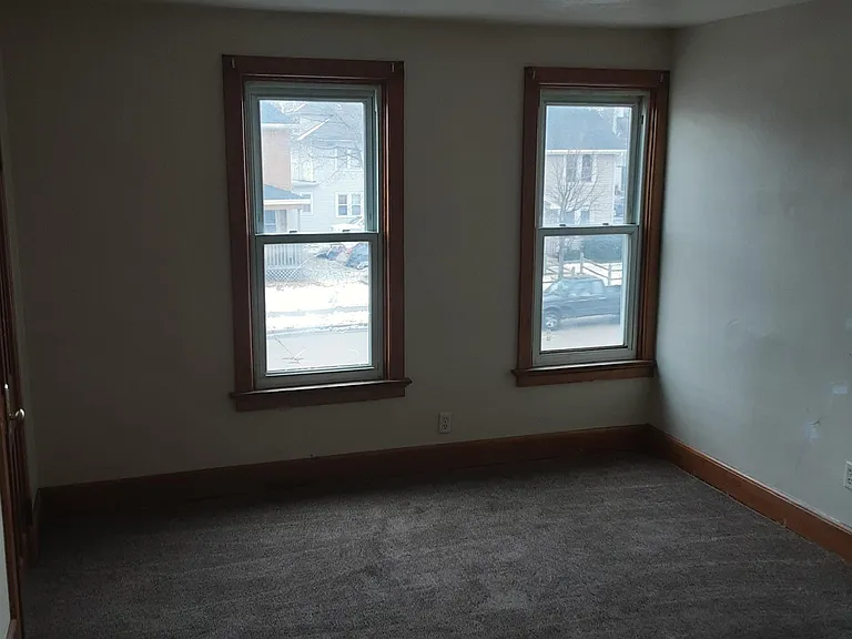 1528 Erie Ave — Photo 4