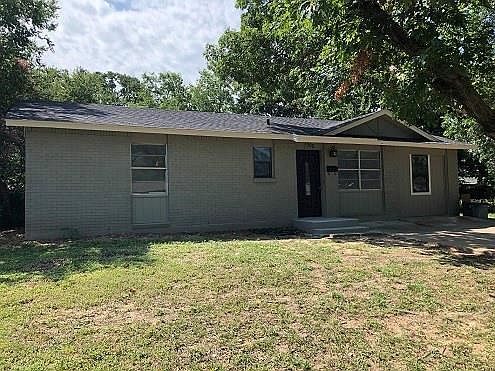 2nd image of 1322 Briarwood Dr