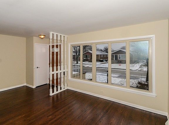 2nd image of 5845 S Newland Ave