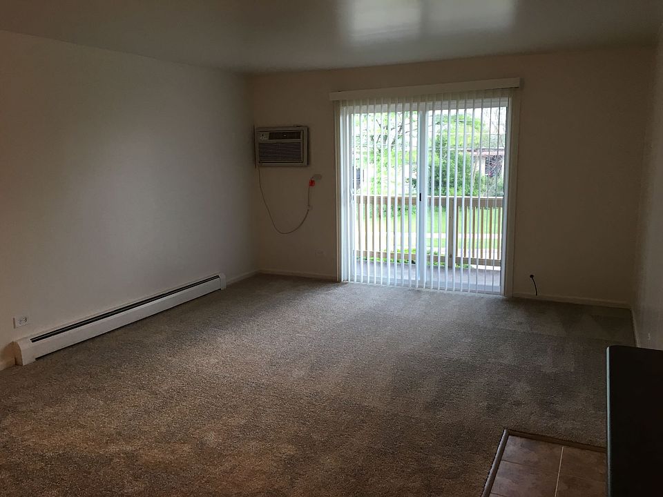 1st image of 100 Drew Ln APT 04