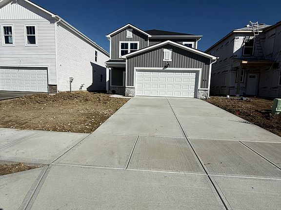 2nd image of 3815 Sterling Dr