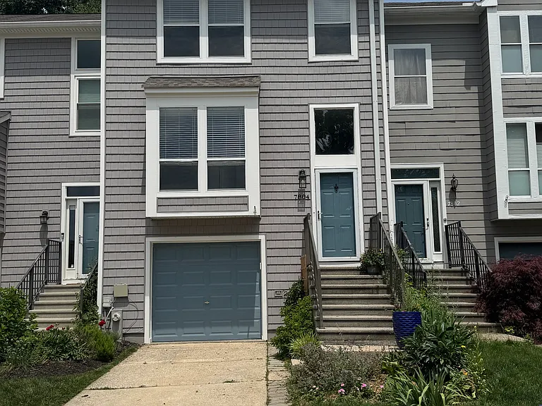 7804 Old Farm Ln — Photo 1