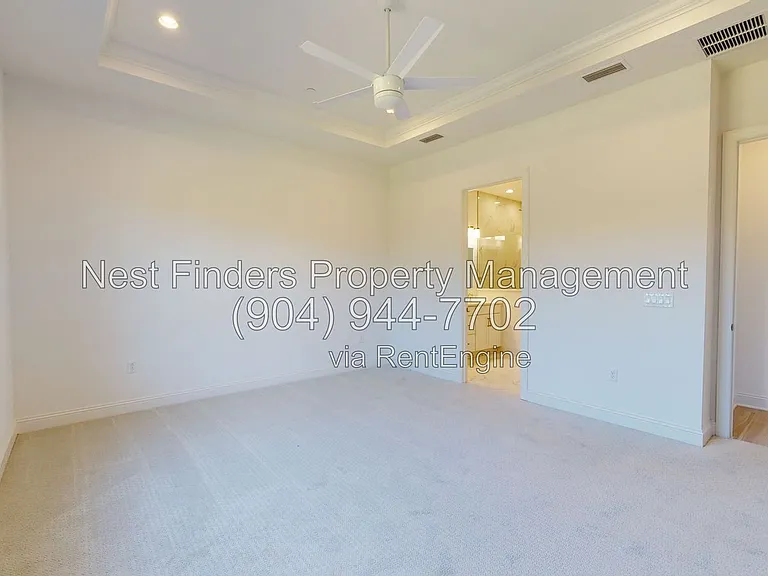 111 Carousel Dr — Photo 14