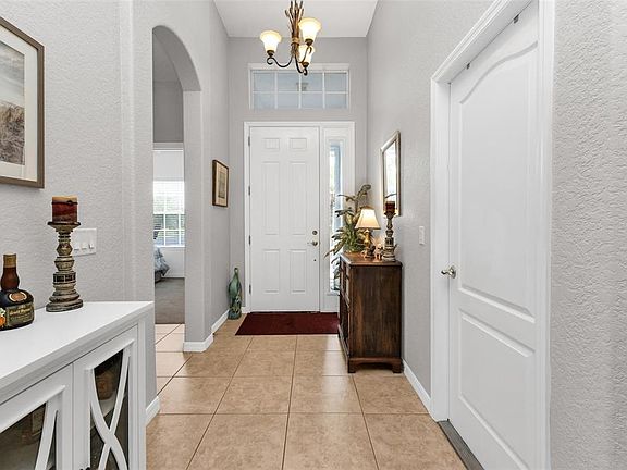 3rd image of 1725 Piccadilly Cir