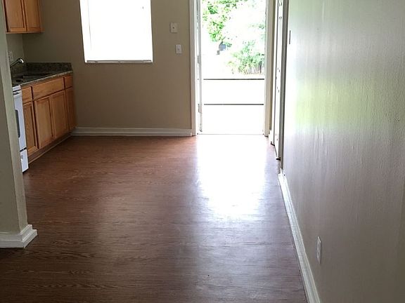 4th image of 2420 N John Young Pkwy APT 4