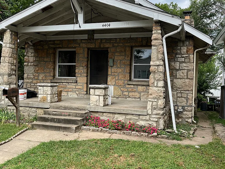 4404 Genessee St #HOUSE — Photo 8
