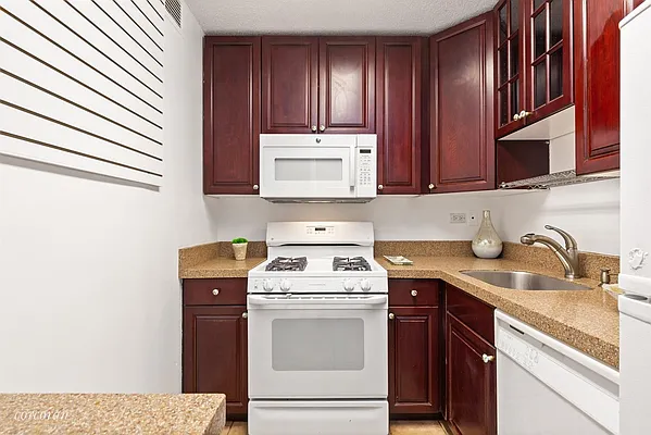 Sold by Corcoran | media 2