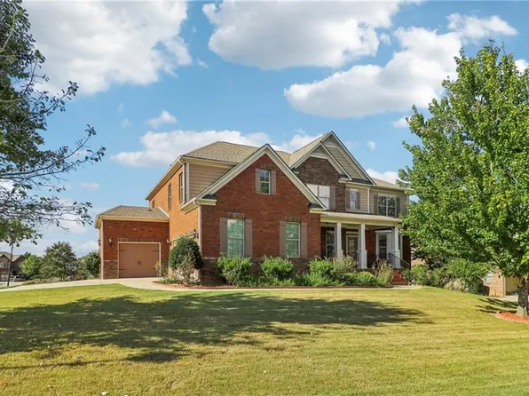 1292 McClintock Dr, Snellville, GA 30078