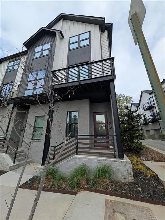1350 May Ave SE #20 photo 1
