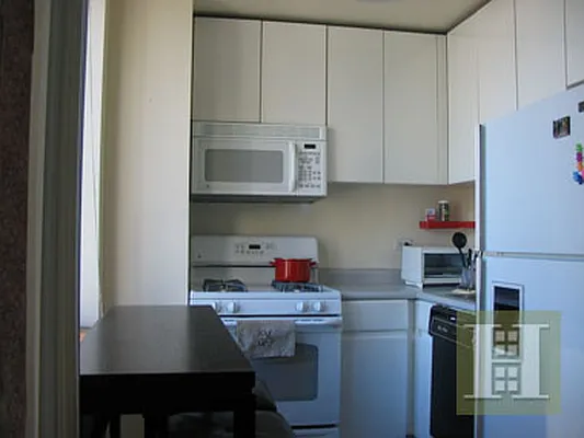 Rented by Halstead Real Estate | media 14