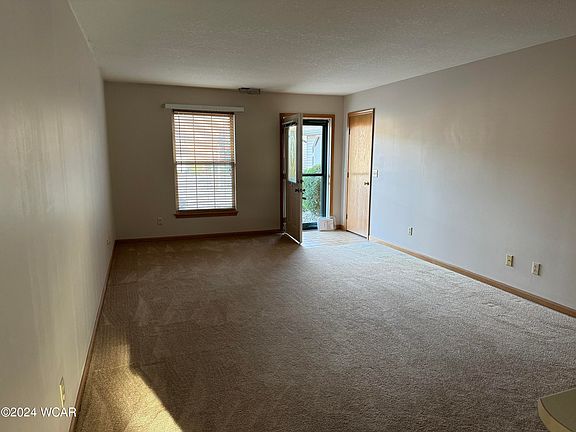 3rd image of 3873 Yale Ave
