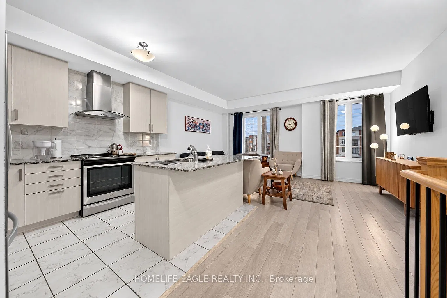 4 bed, $3,000 — Photo 3