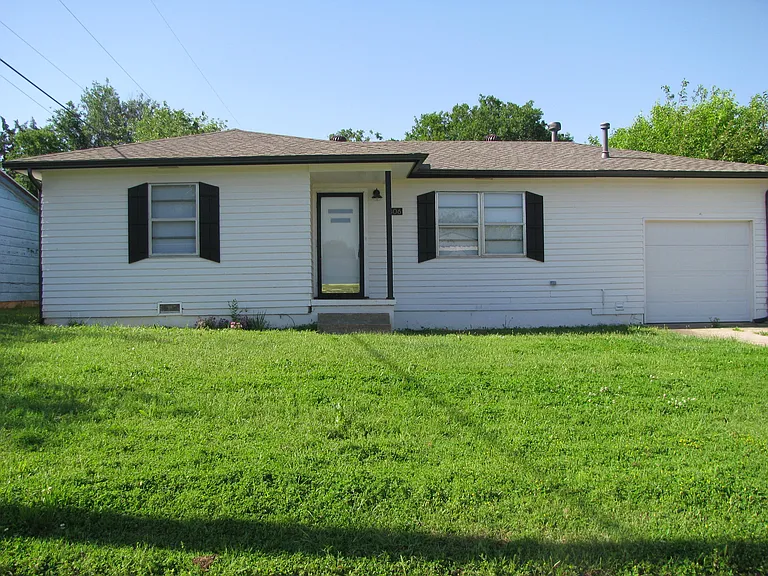 306 W Bass Ave — Photo 1
