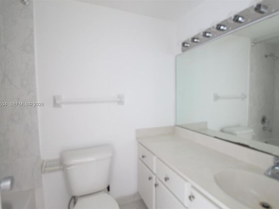 5th image of 1000 West Ave APT 906