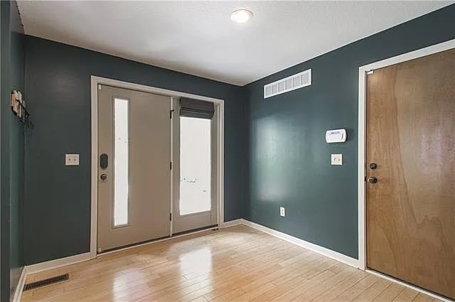 3825 S Minnie St — Photo 3