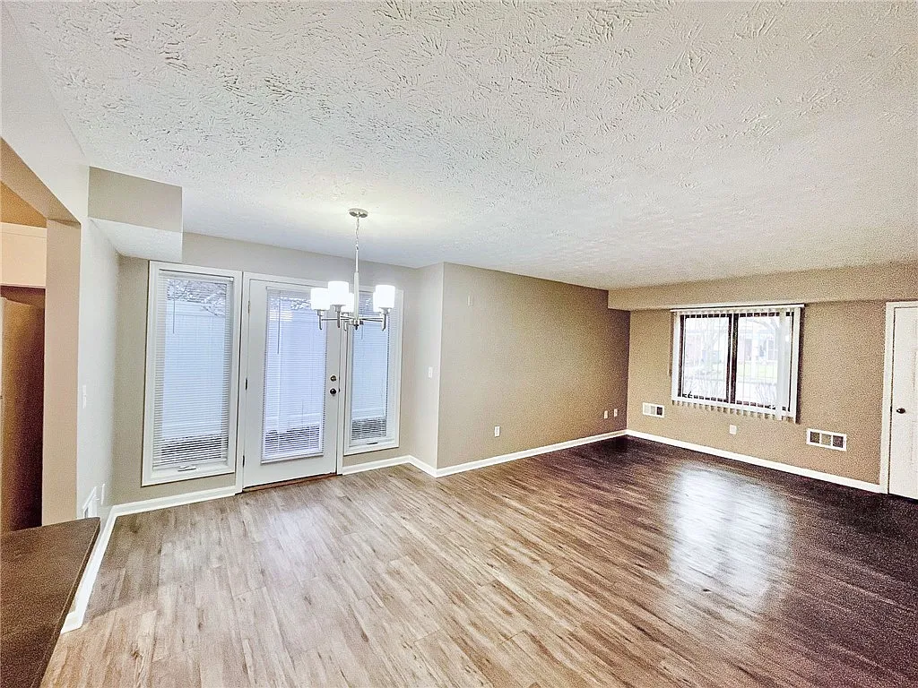 1 bed, 1.0 bath, 500 sqft, $1,575 — Photo 2
