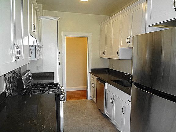 3rd image of 4534 Mission St APT 19