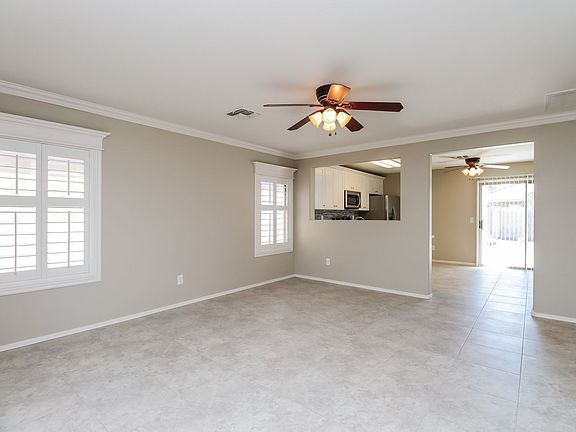 3rd image of 2827 W Yellow Peak Dr
