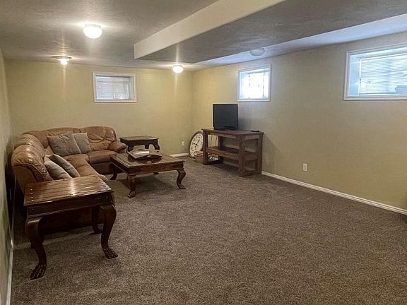 5th image of 329 Gary Dr