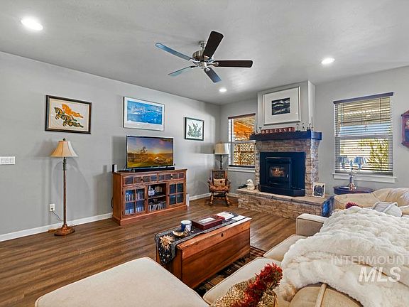 5th image of 1505 Mountain View Dr