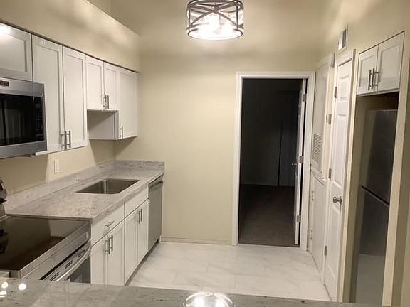 4th image of 2301 Edenborn Ave APT 207