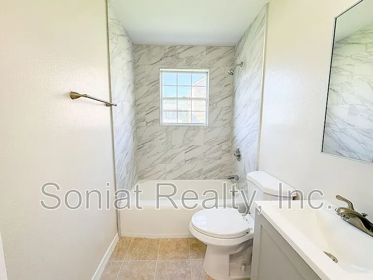 2215 N Galvez St — Photo 6