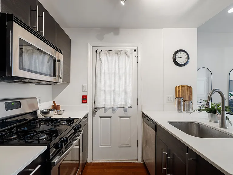 802 N 16th St #1 — Photo 19