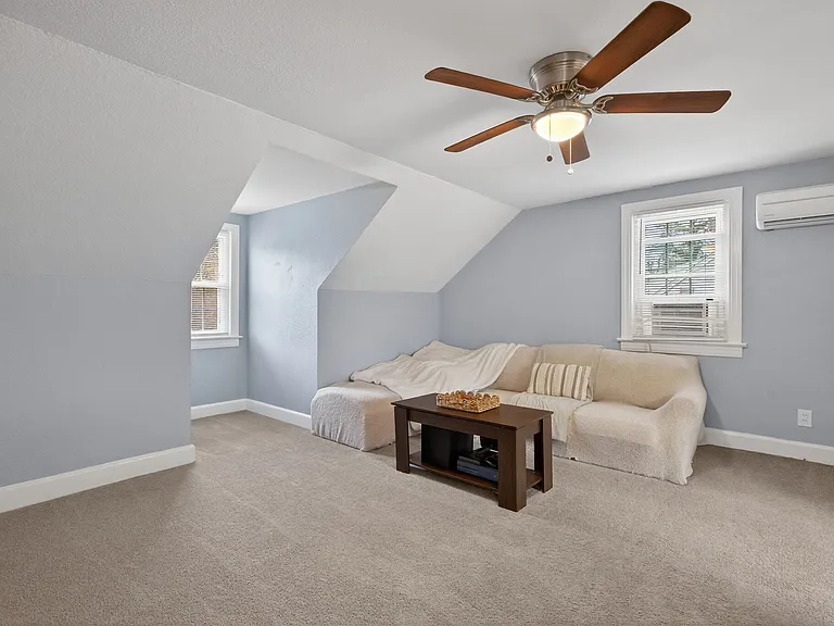 121 W Government Ave #B — Photo 16