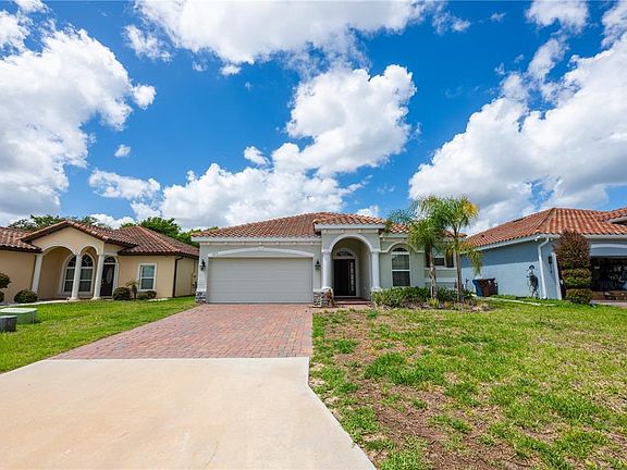 3rd image of 375 VILLA SORRENTO CIRCLE