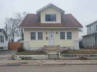 75 Eckhard Ave, Wood River, IL