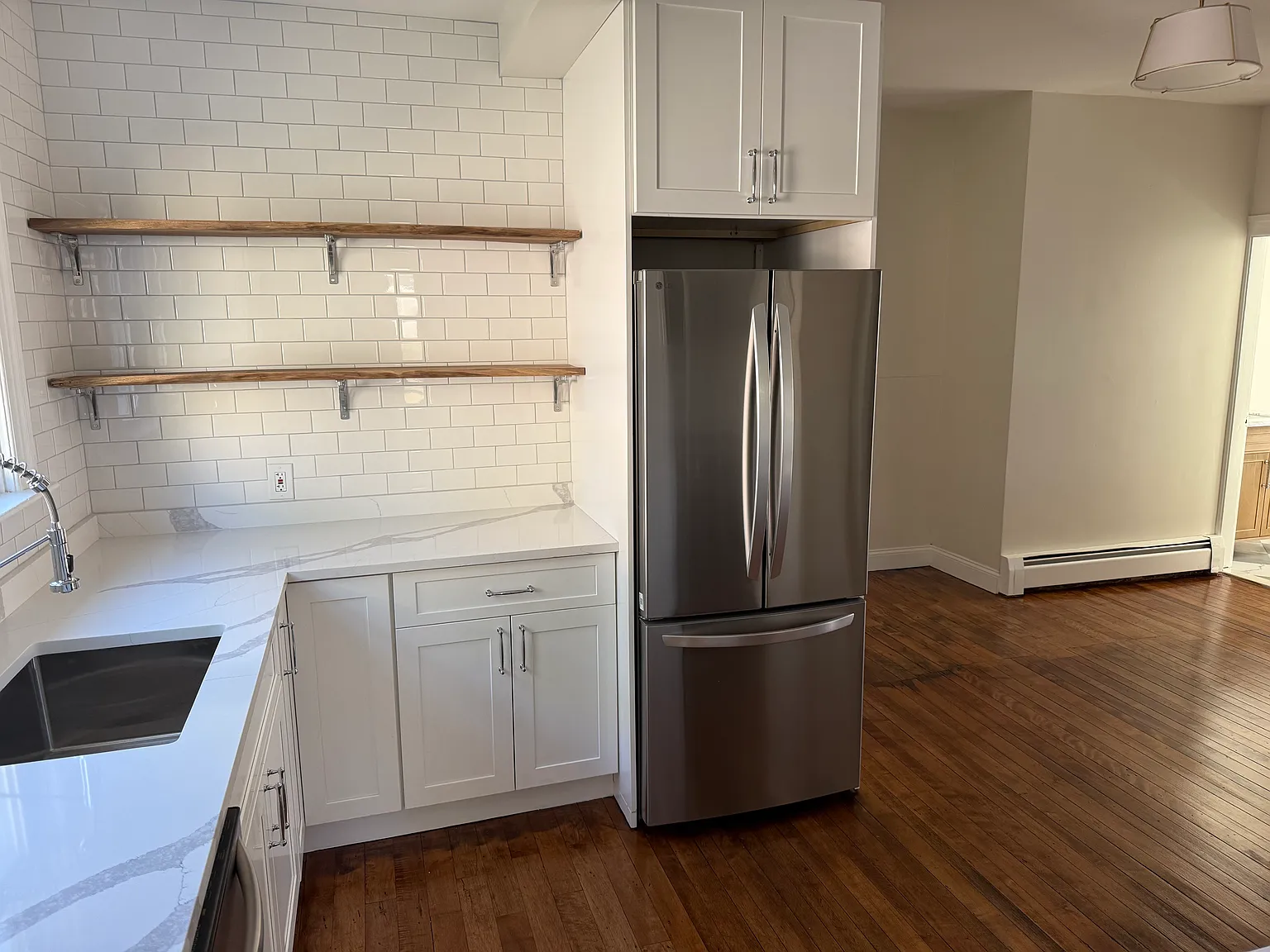 2 bed, 725 sqft, $2,150 — Photo 2