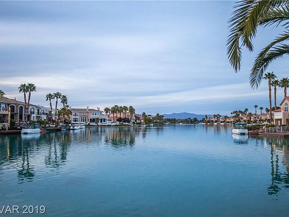 2nd image of 3205 Coral Harbor Dr