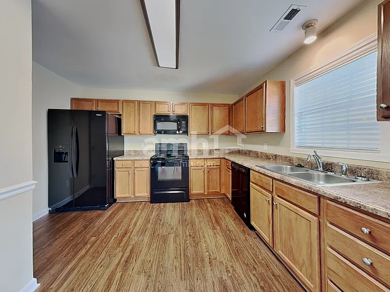 4020 Tarrant Trace Cir — Photo 3